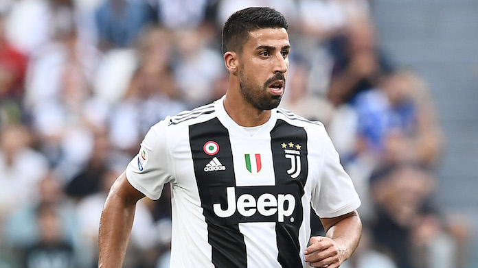 Khedira annuncia l'addio al calcio.