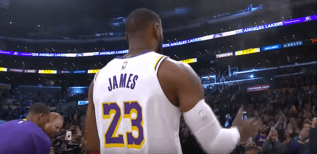 NBA 2019/20, Risultati 1 Gennaio: Lakers ok contro i Suns, Antetokounmpo inizia alla grande