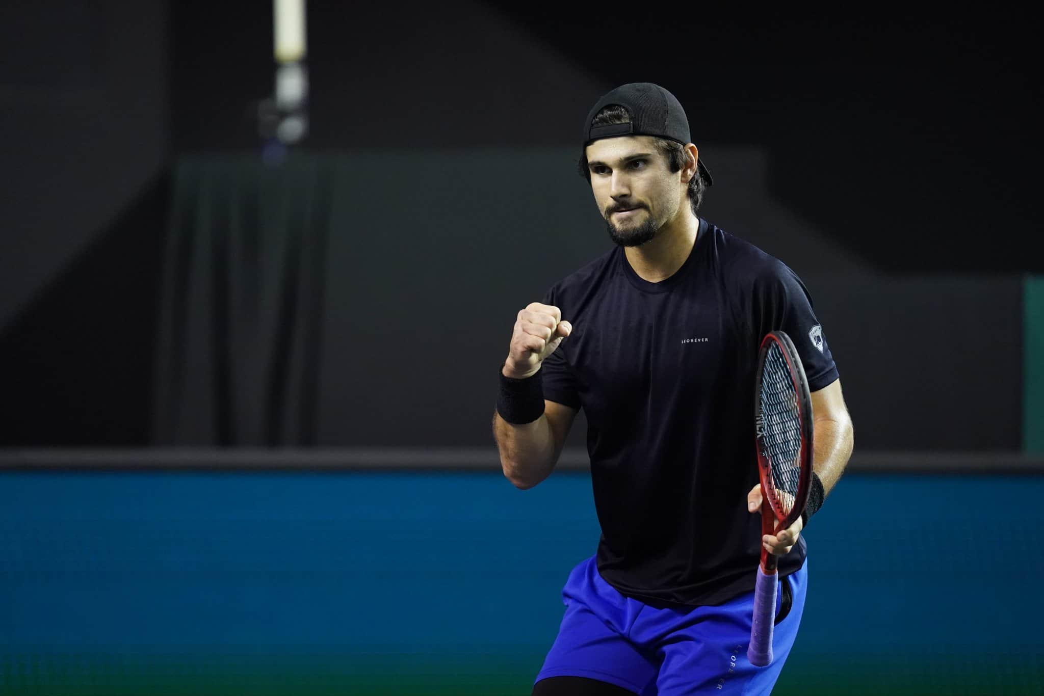 Tennis, ATP Master 1000 Parigi: subito fuori Berrettini, sfumano le Finals, avanti Sonego