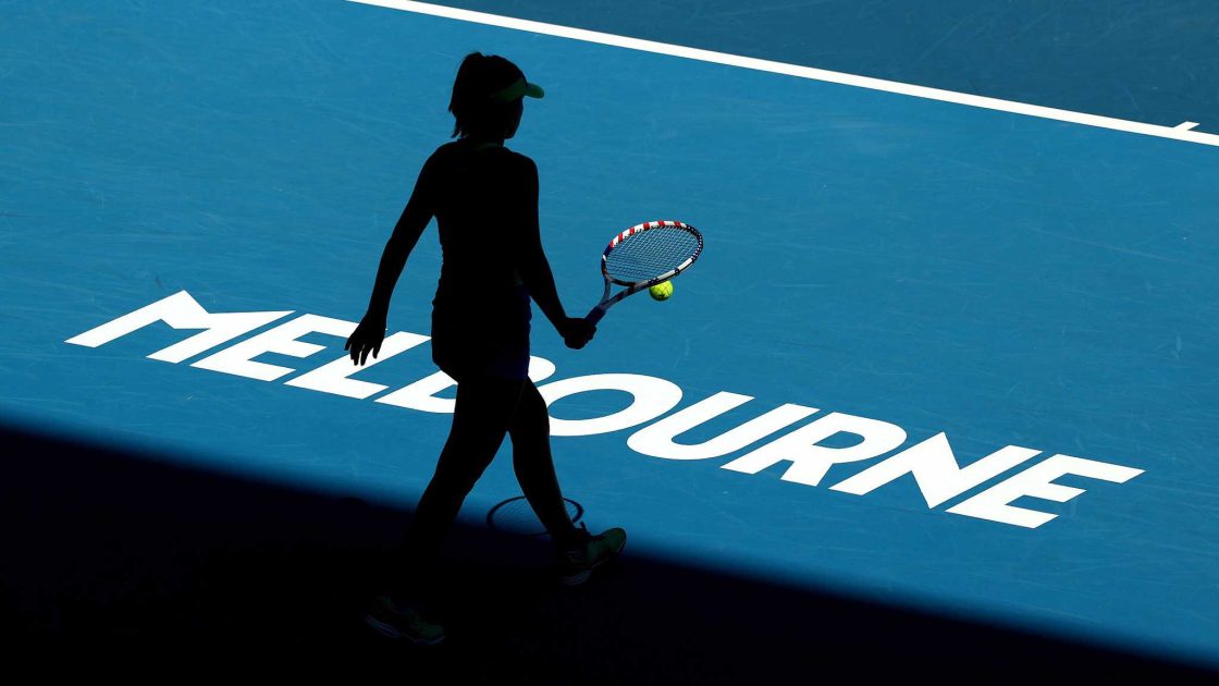 Tennis: nessun incontro oggi a Melbourne, positivo un lavoratore di un hotel predisposto per l’isolamento dei giocatori