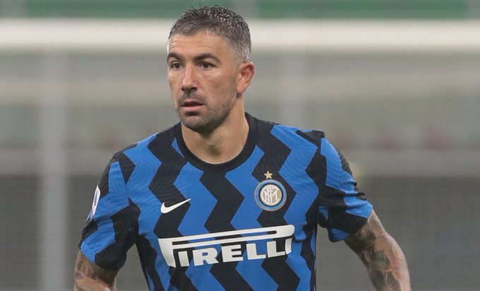 Ufficiale: Kolarov rinnova con l’Inter fino al 2022