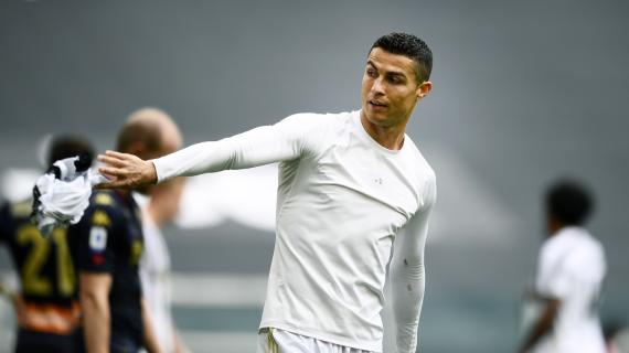 Juve, problema Ronaldo: maglia a terra e nervosismo continuo