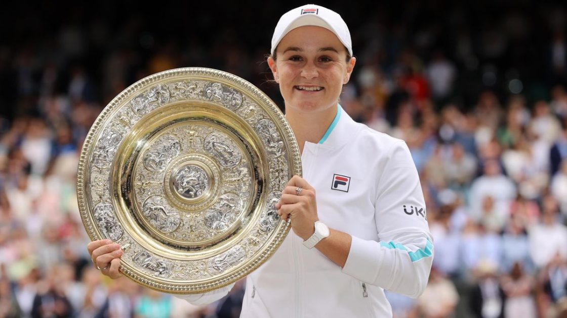 Tennis, Wimbledon: Ashleigh Barty trionfa in finale contro Karolina Pliskova