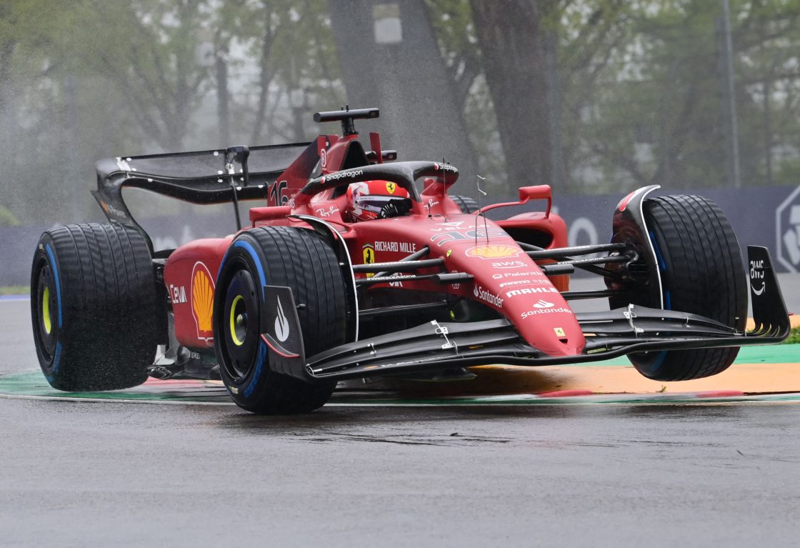 F1 GP dell’Emilia Romagna, FP1: “1-2 Ferrari sotto la pioggia, sorprende la Haas”