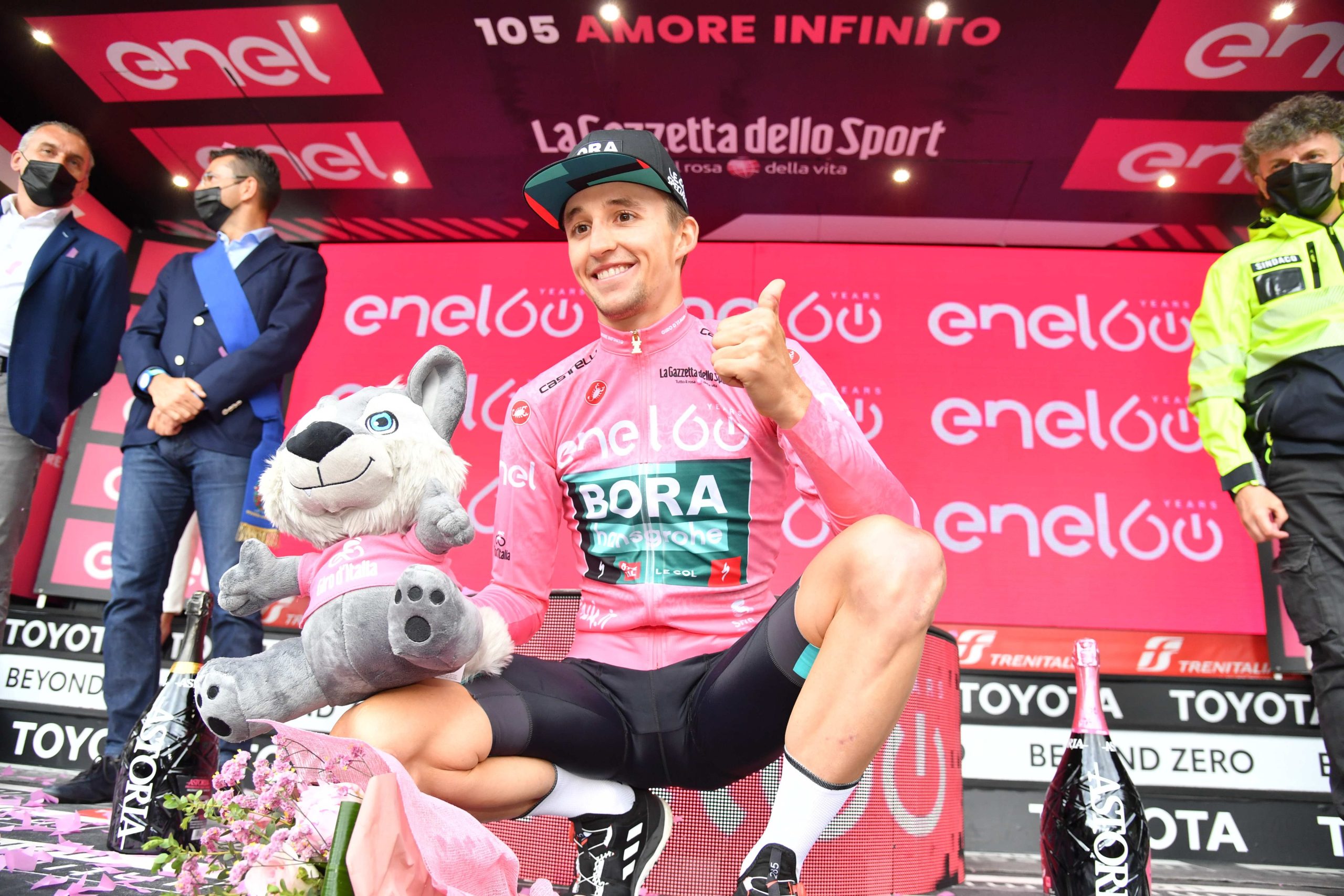 Giro d’Italia 2022: Hindley si veste di rosa sul passo Fedaia